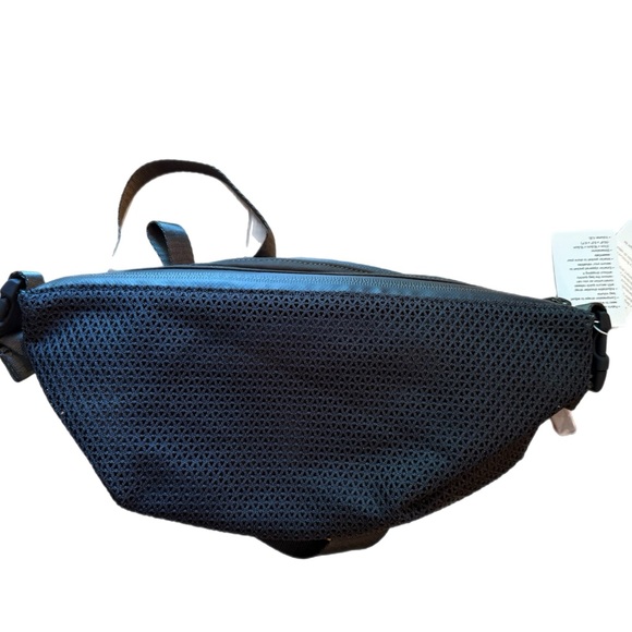 lululemon athletica | Bags | Lululemon Black All Hours Belt Bag | Poshmark